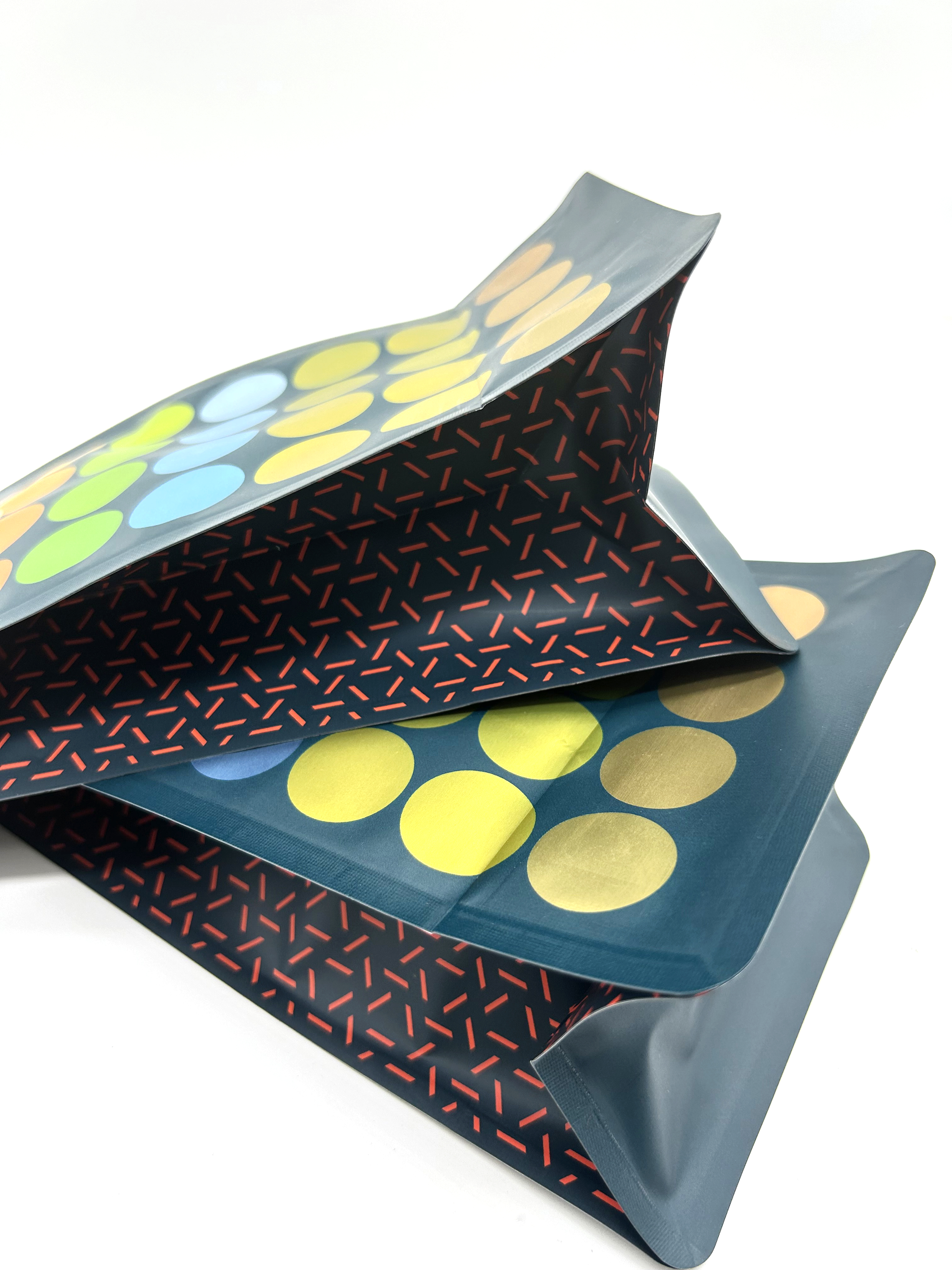 Individuell bedruckte leere Kaffeebohnen-Tee-Verpackungsbeutel aus Kraftpapier mit flachem Boden, Ventil, Reißverschluss und Fenster